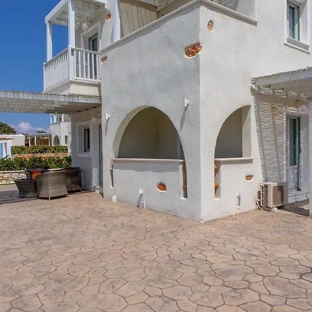 Sun And Moon Hotell Pirgaki (Naxos)